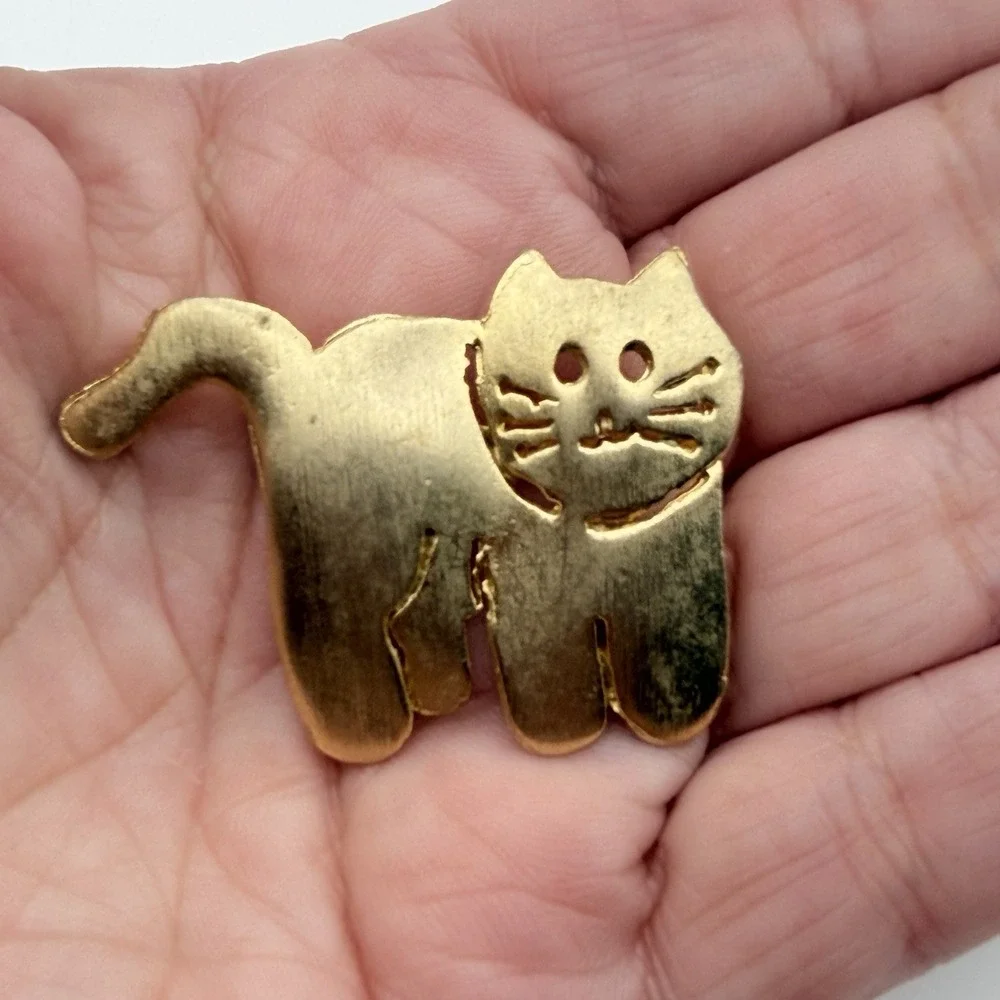 Ultra Craft Cat Brooch Gold Tone Cute Kitty Vintage Signed Pin